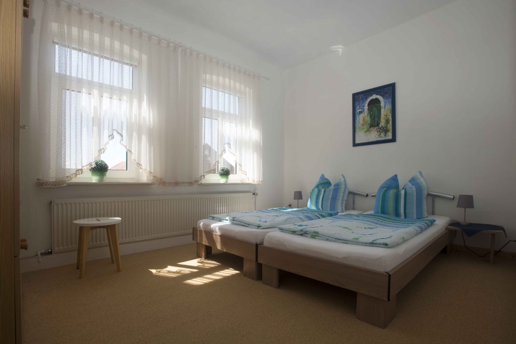 Krug zum gr&uuml;nen Kranze