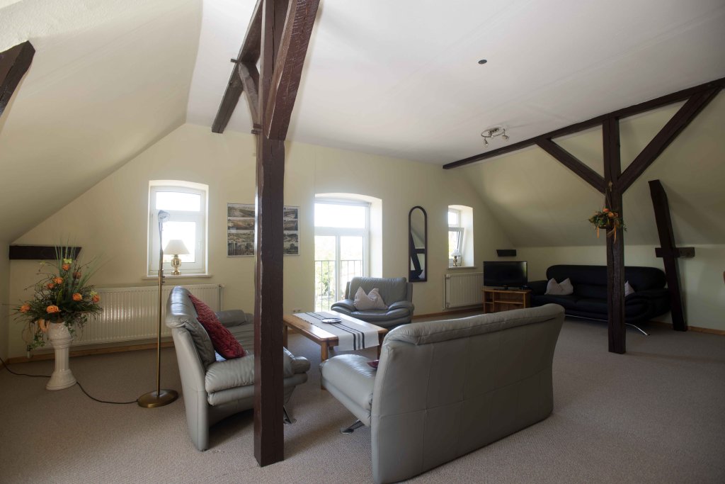 Krug zum gr&uuml;nen Kranze