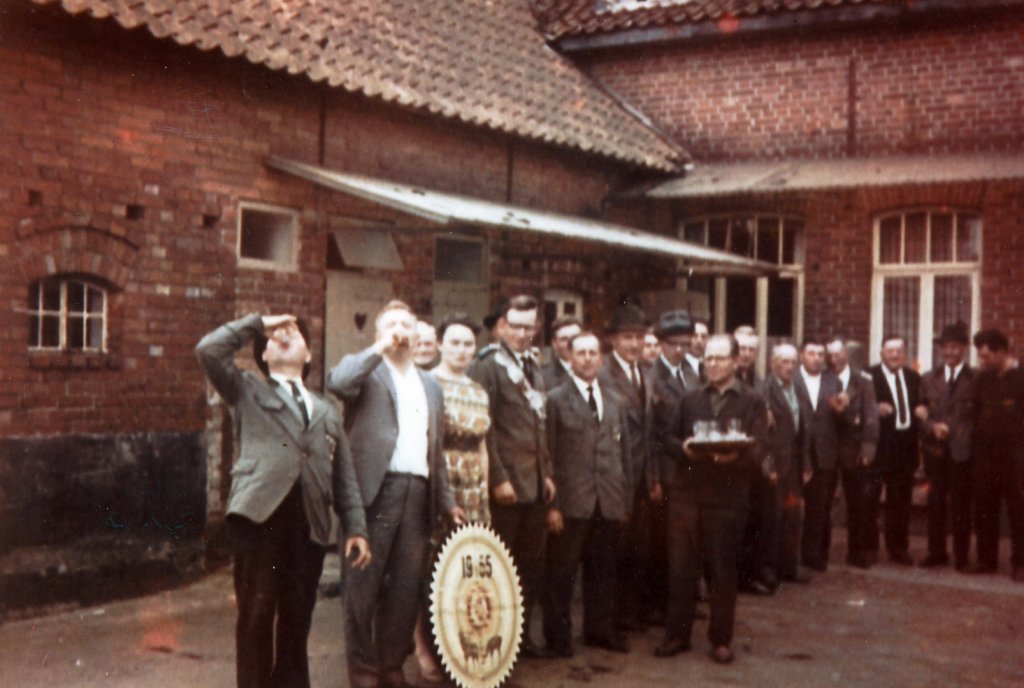 Krug zum gr&uuml;nen Kranze